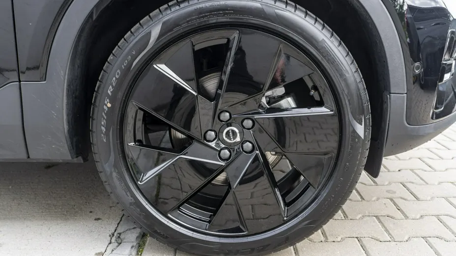 VOLVO XC40 -
