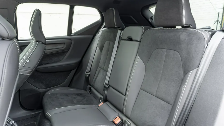 VOLVO XC40 -