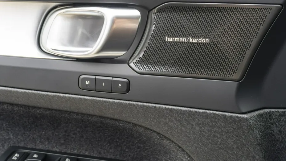 VOLVO XC40 -