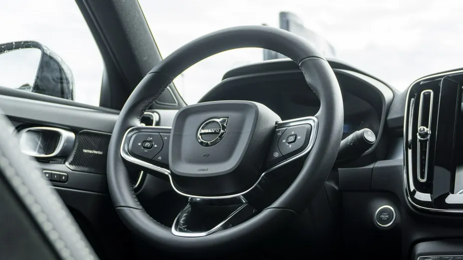 VOLVO XC40 -