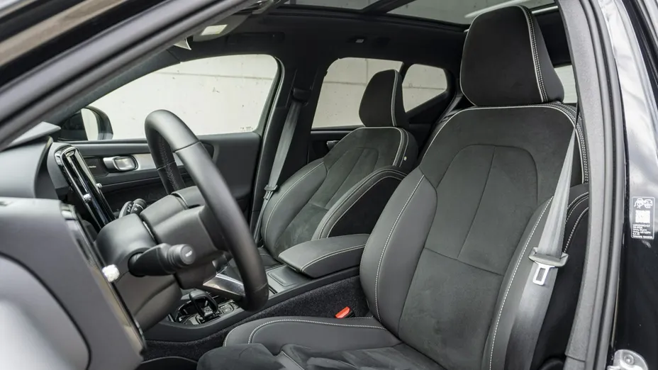 VOLVO XC40 -