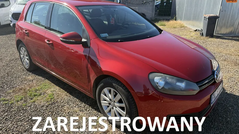VOLKSWAGEN Golf -
