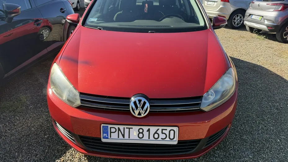 VOLKSWAGEN Golf -