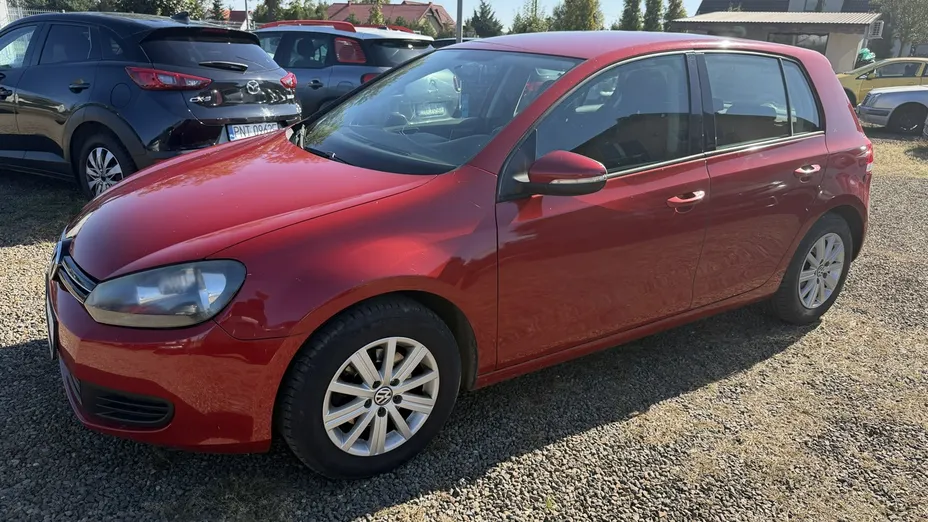VOLKSWAGEN Golf -