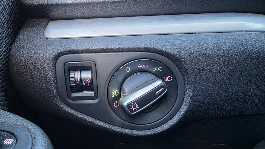 VOLKSWAGEN Sharan -