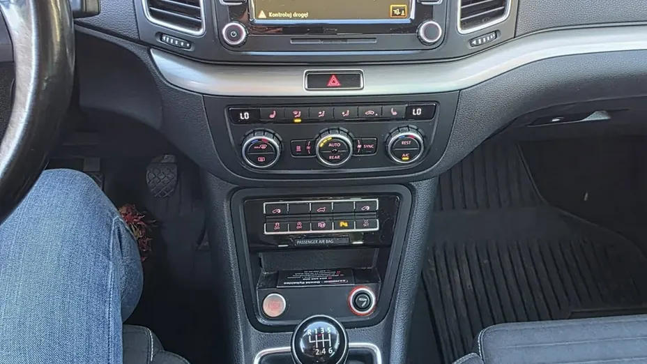 VOLKSWAGEN Sharan -
