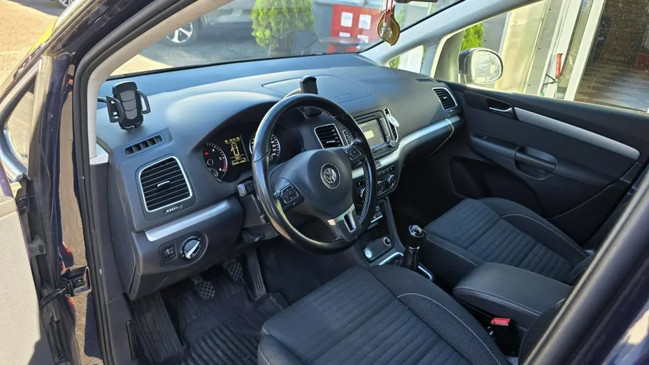 VOLKSWAGEN Sharan -