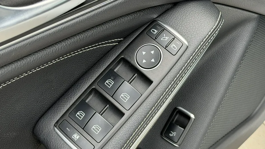 MERCEDES-BENZ CLA -