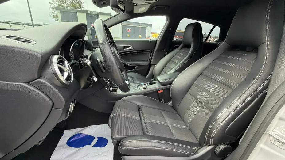 MERCEDES-BENZ CLA -