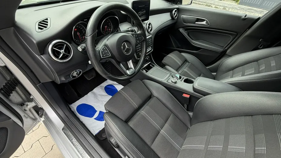 MERCEDES-BENZ CLA -