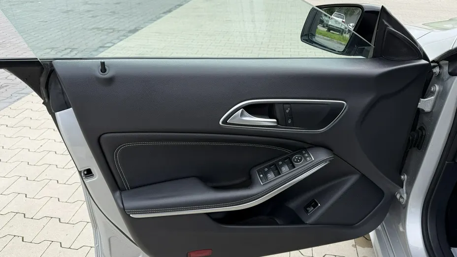 MERCEDES-BENZ CLA -