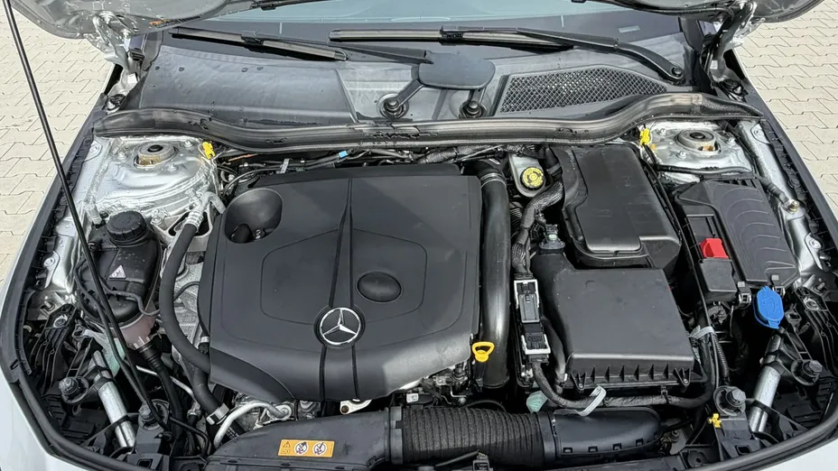 MERCEDES-BENZ CLA -