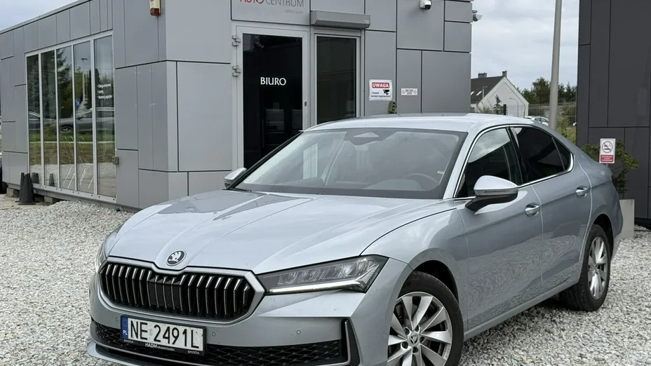 SKODA Superb -