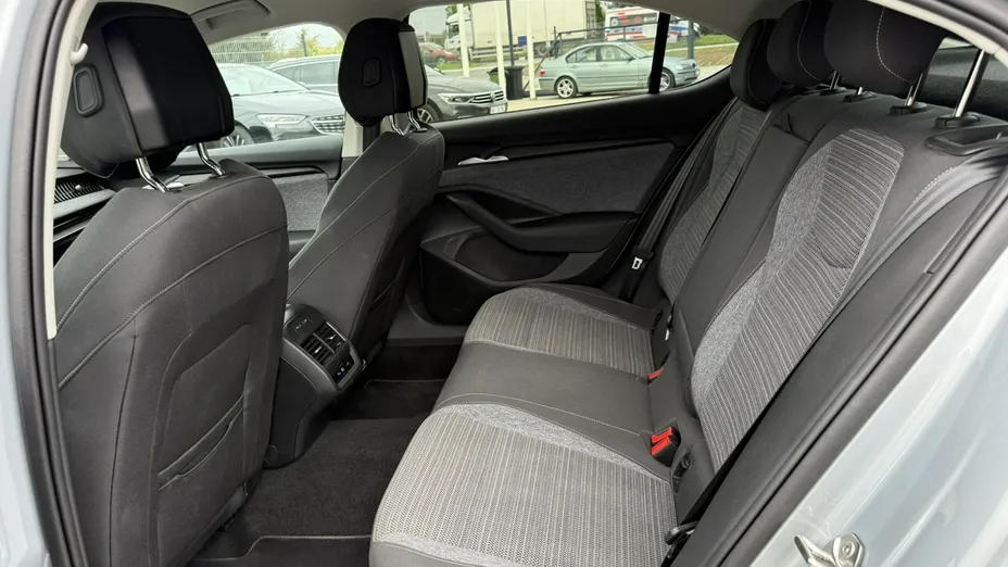 SKODA Superb -