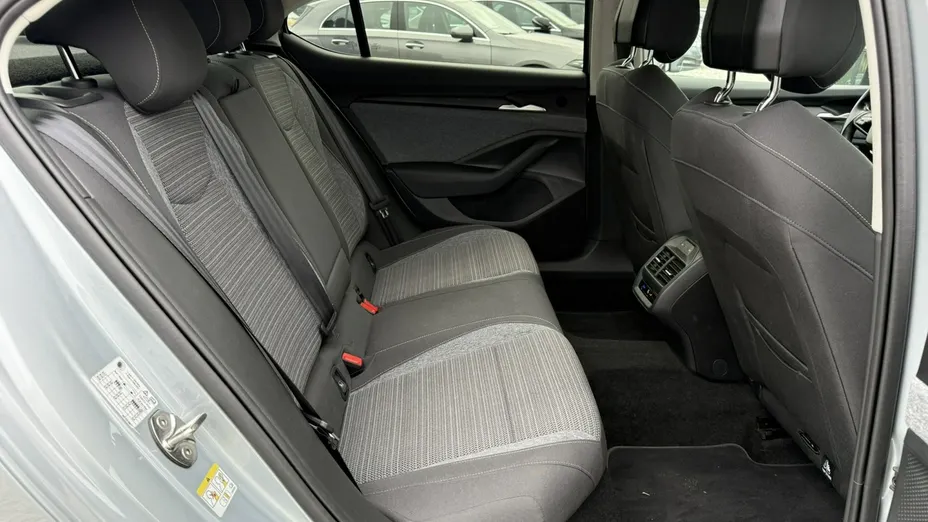 SKODA Superb -