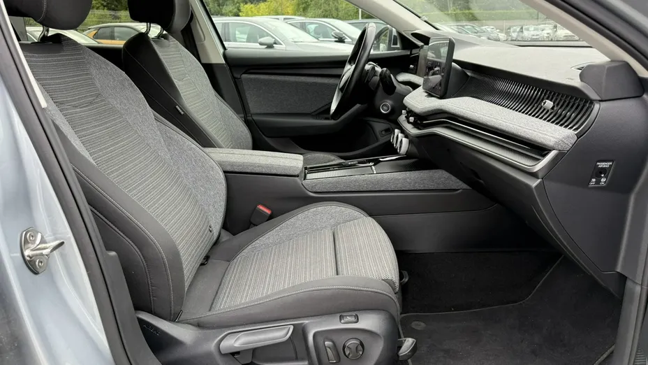 SKODA Superb -