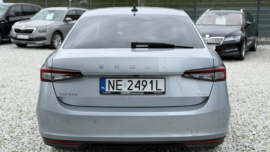 SKODA Superb -