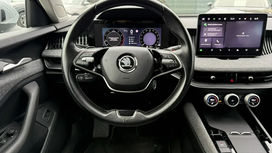 SKODA Superb -