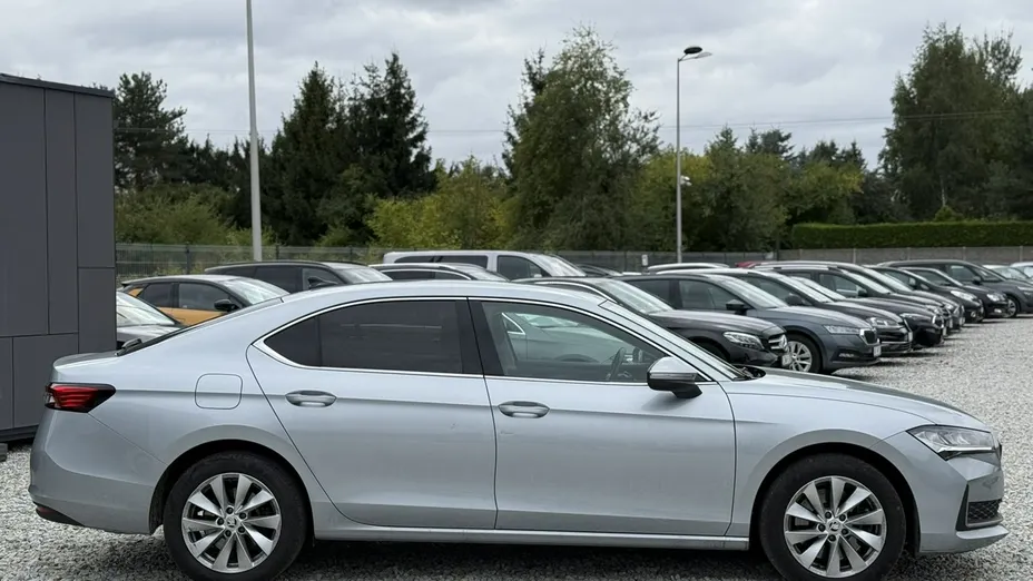 SKODA Superb -