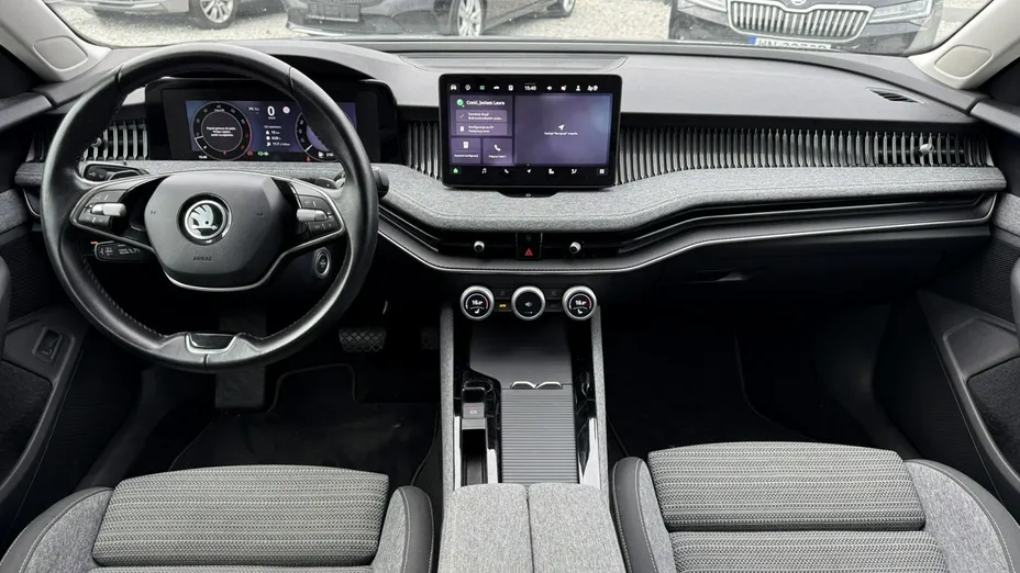 SKODA Superb -