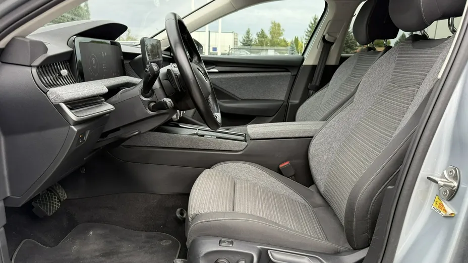 SKODA Superb -