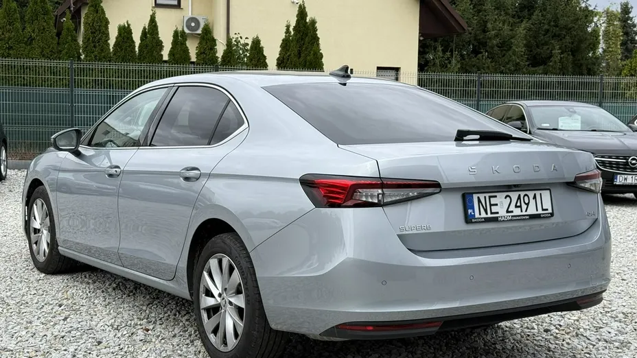 SKODA Superb -