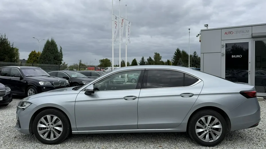 SKODA Superb -
