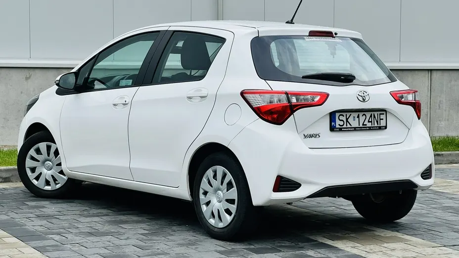 TOYOTA Yaris -