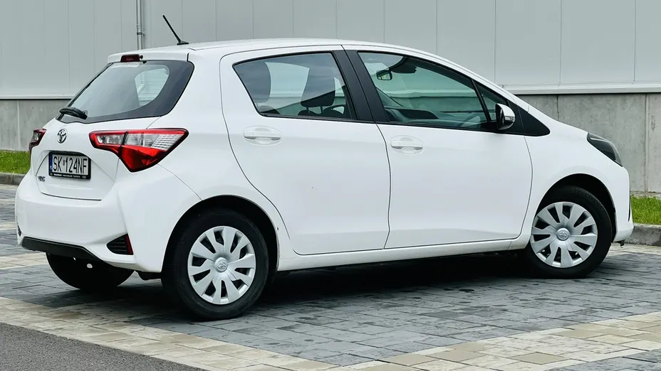 TOYOTA Yaris -