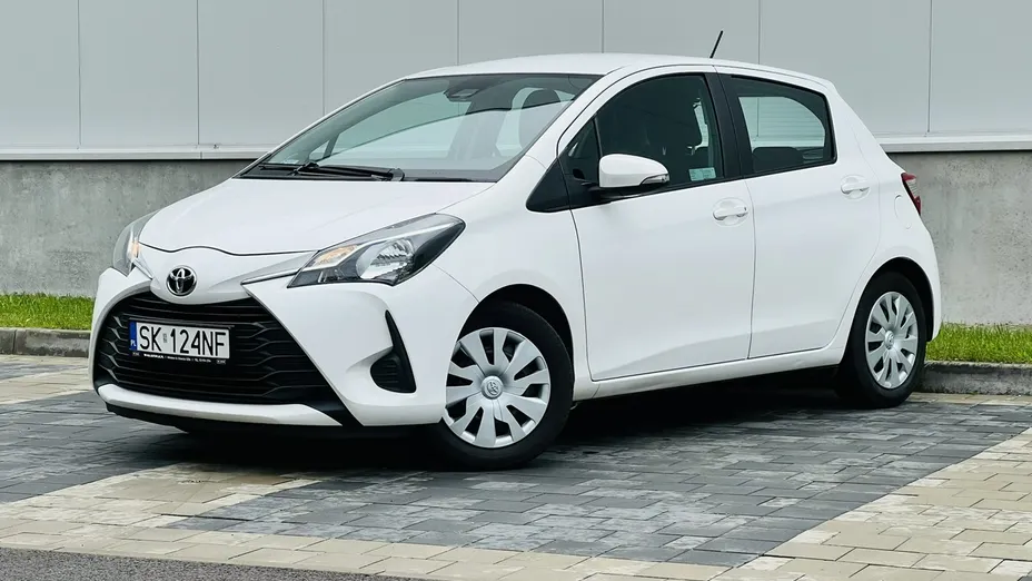 TOYOTA Yaris -