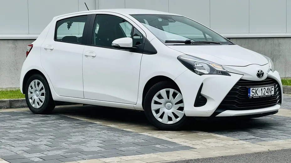 TOYOTA Yaris -