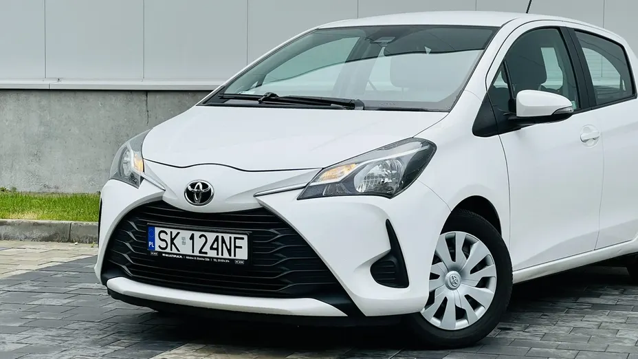 TOYOTA Yaris -