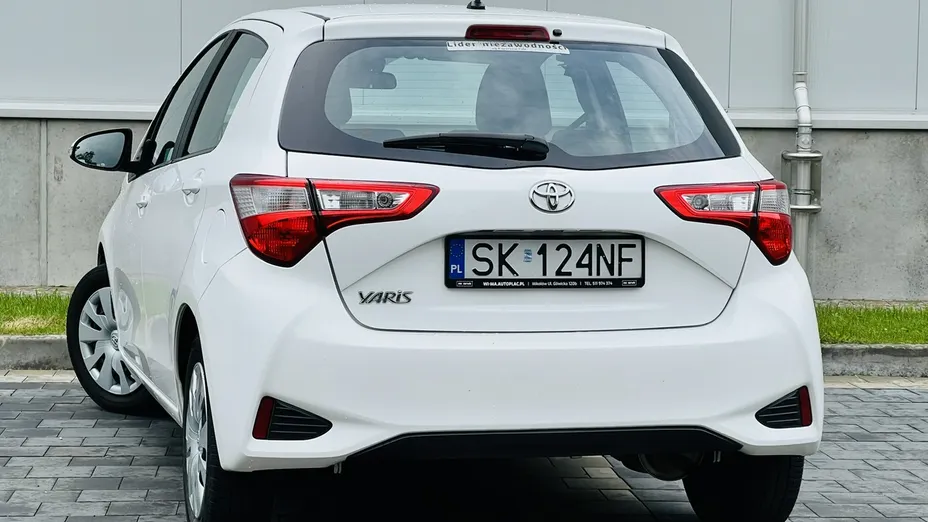 TOYOTA Yaris -