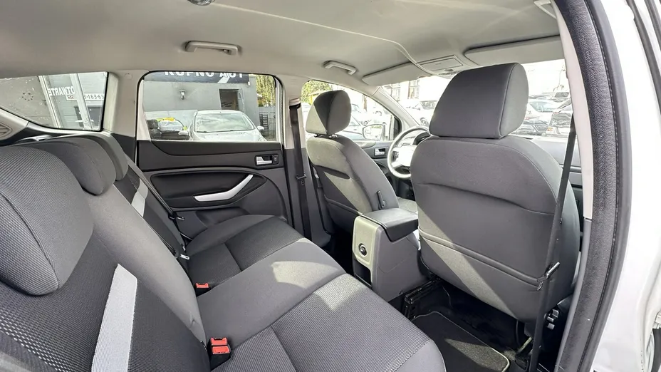 FORD Kuga -