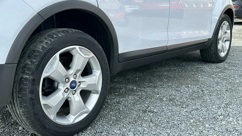 FORD Kuga -