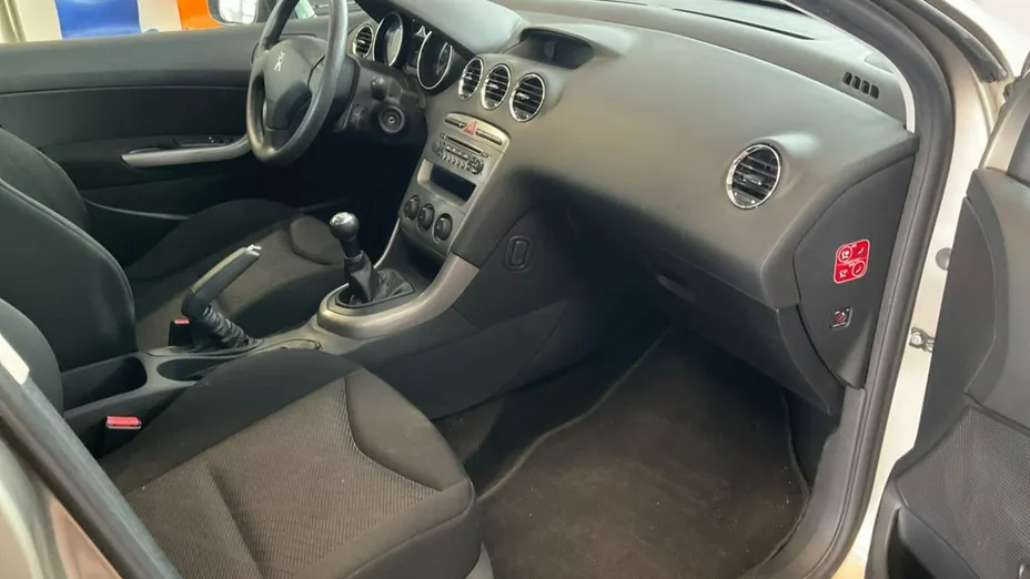 PEUGEOT 308 -