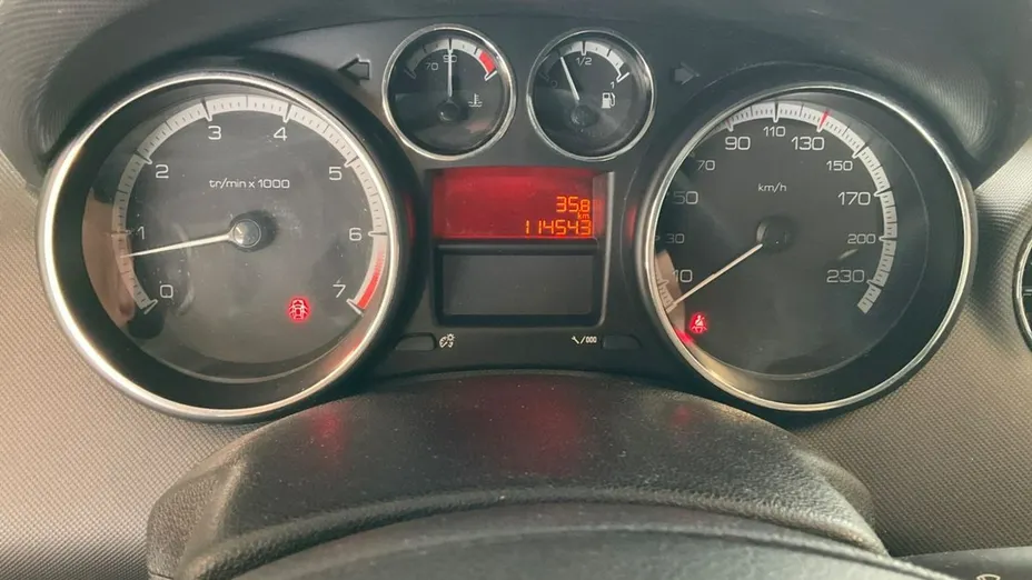 PEUGEOT 308 -