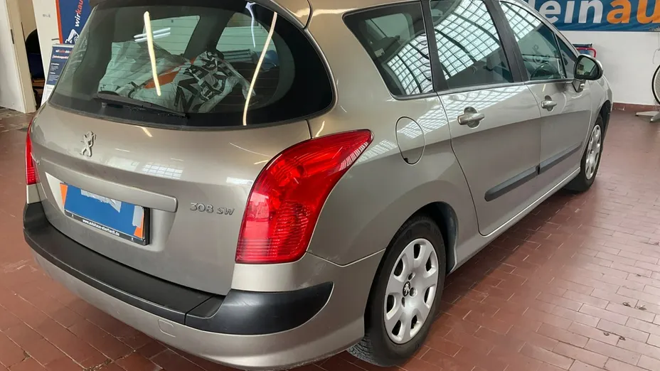 PEUGEOT 308 -