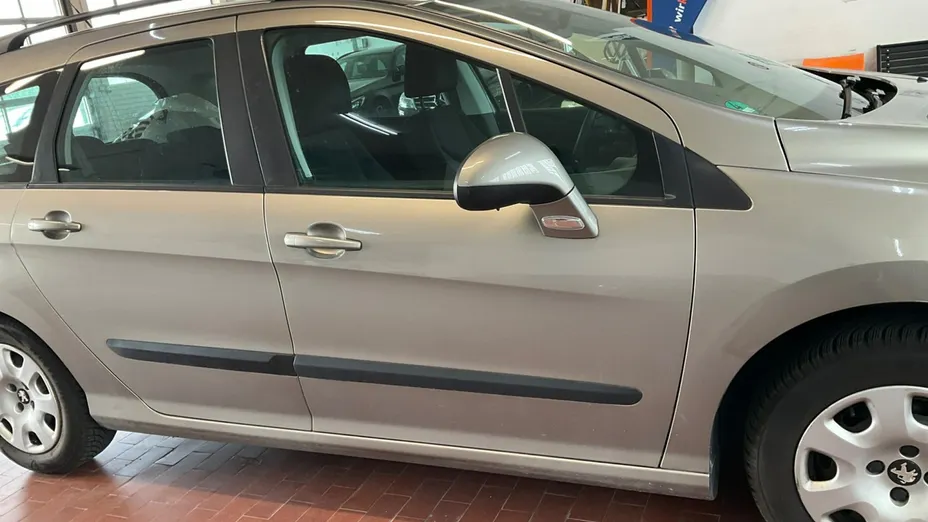 PEUGEOT 308 -