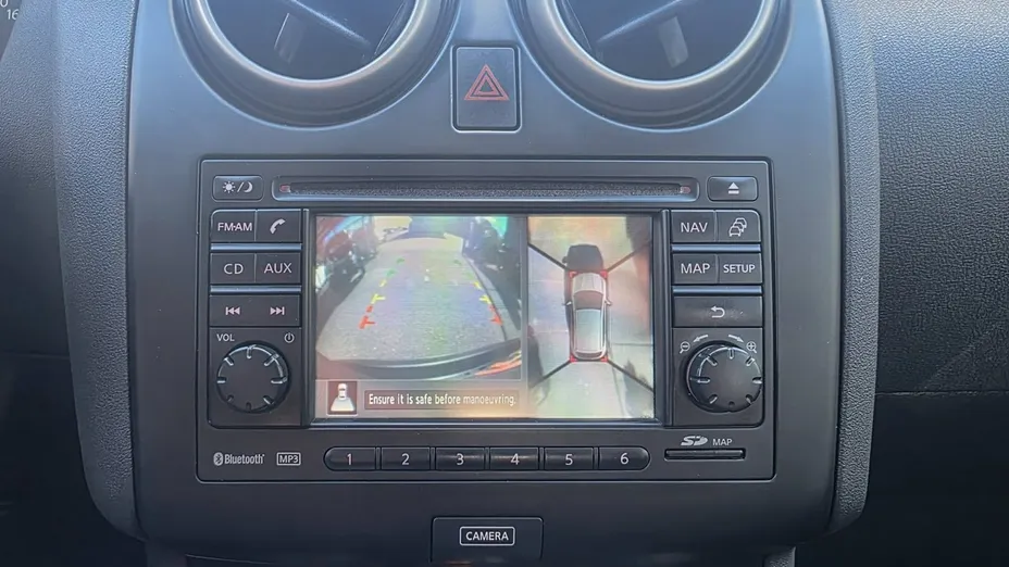NISSAN Qashqai -