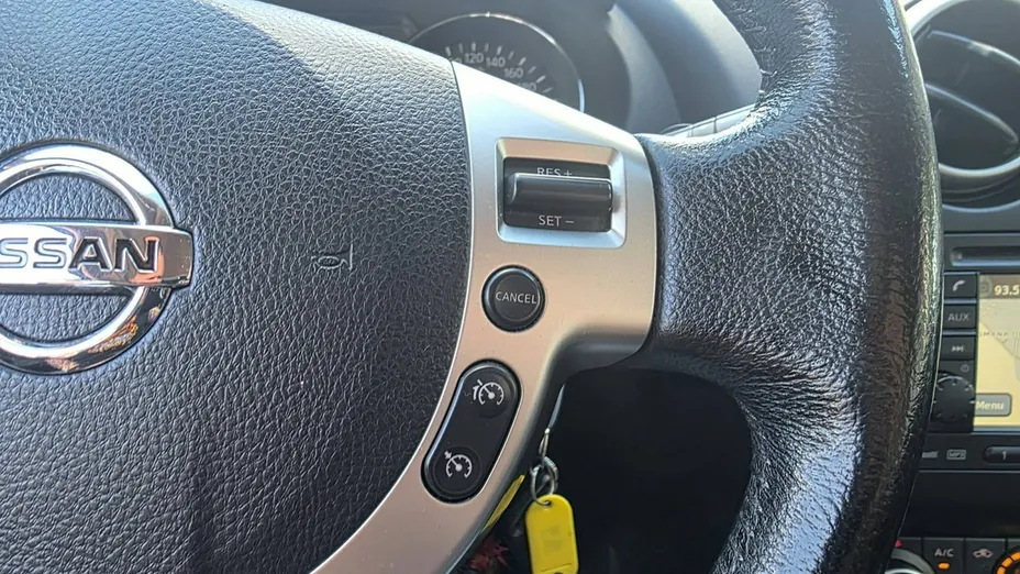 NISSAN Qashqai -