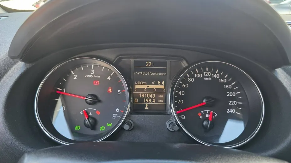 NISSAN Qashqai -