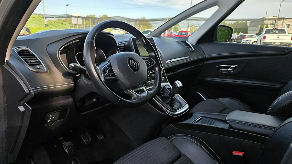 RENAULT Scenic -
