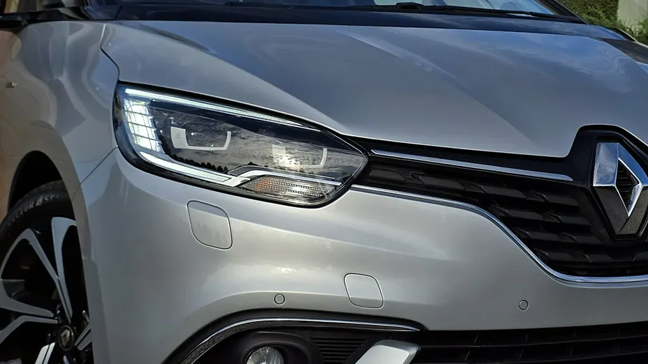 RENAULT Scenic -