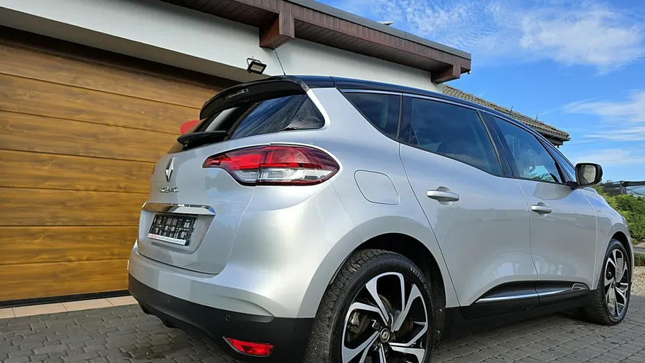 RENAULT Scenic -