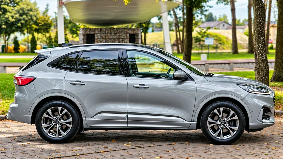 FORD Kuga -