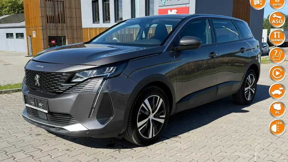 PEUGEOT 5008 -