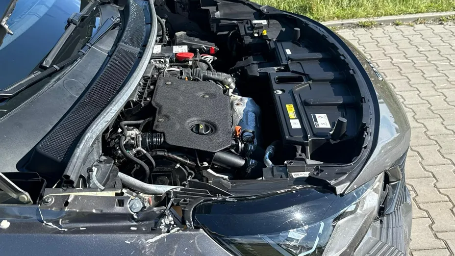 PEUGEOT 5008 -