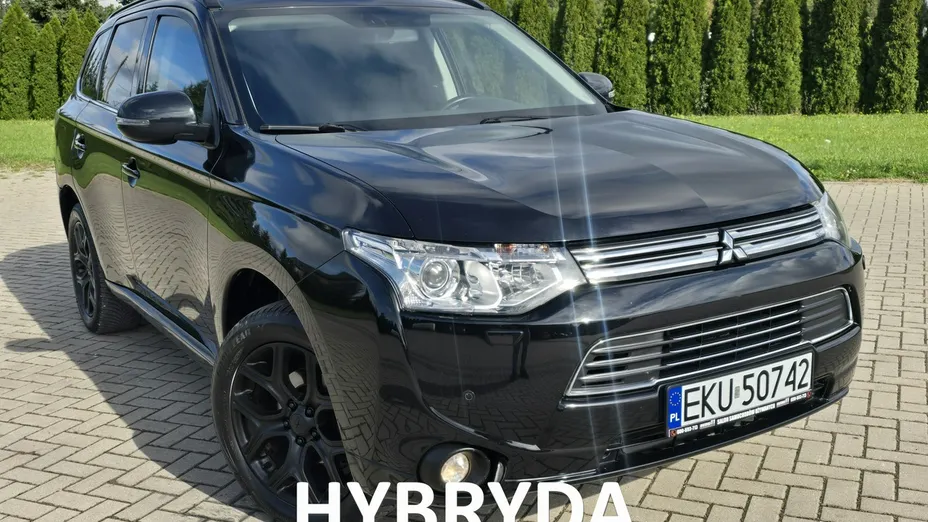 MITSUBISHI Outlander -