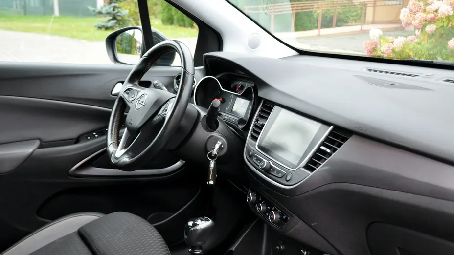 OPEL Crossland X -